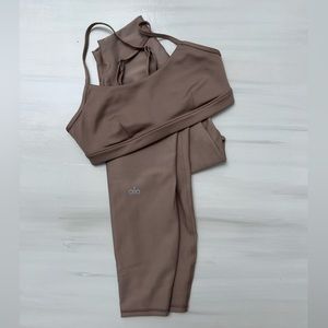 Alo Yoga Workout Set!